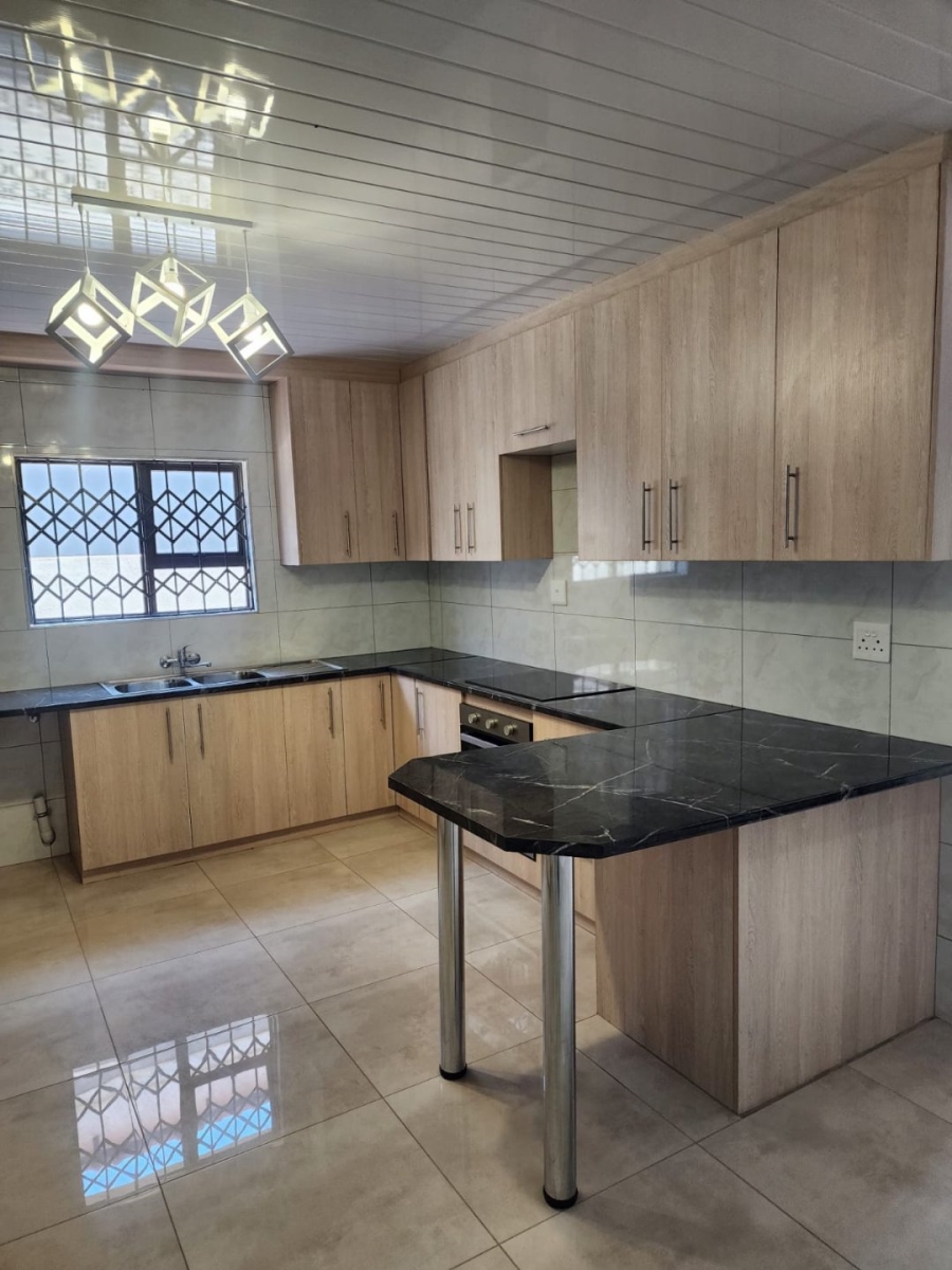 3 Bedroom Property for Sale in Flamwood North West